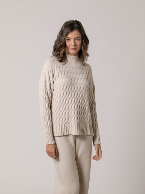 Woman soft wide cable knit jumper  Beige