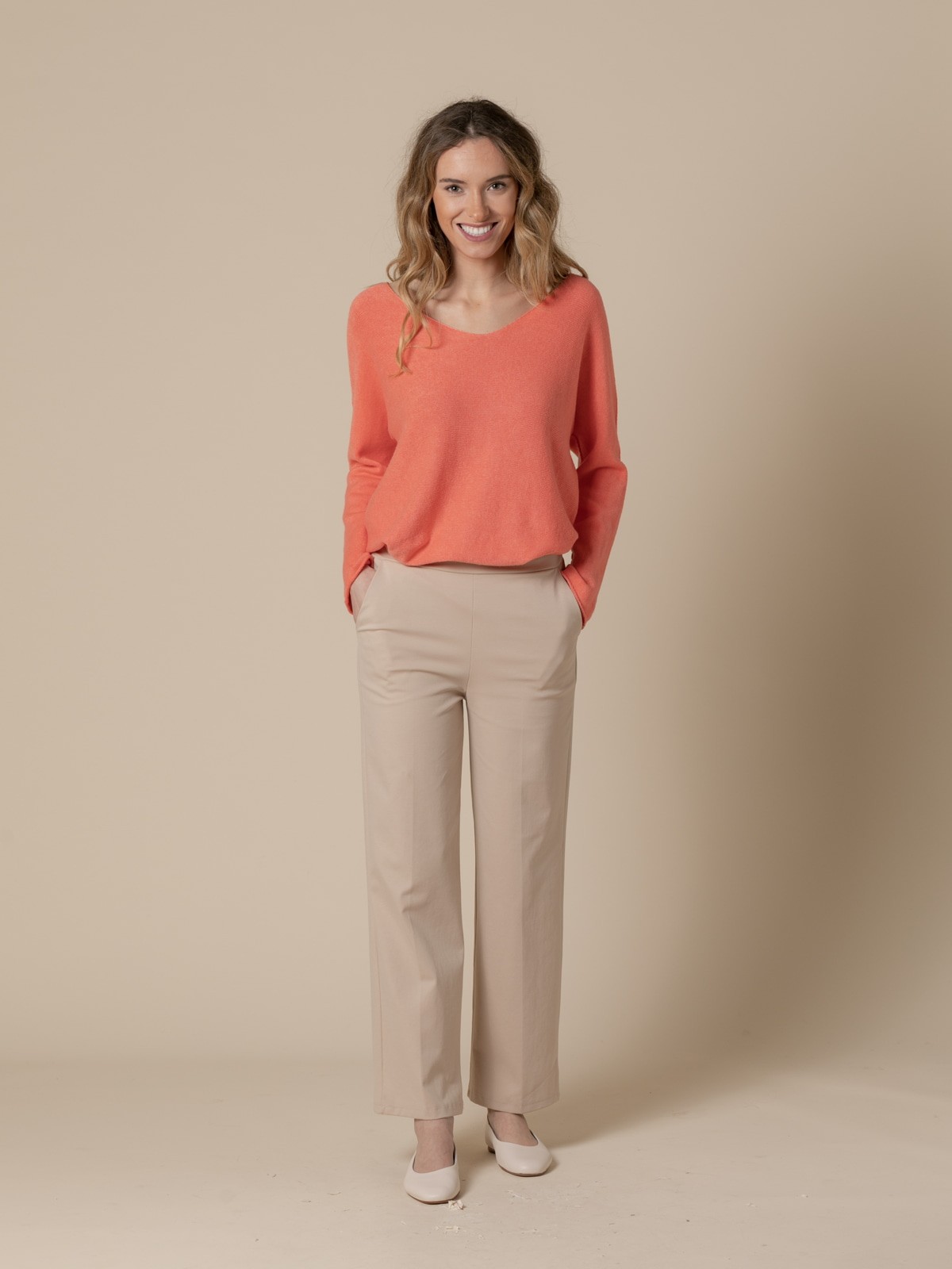 Woman Comfy wide leg silk knit trousers  Beige