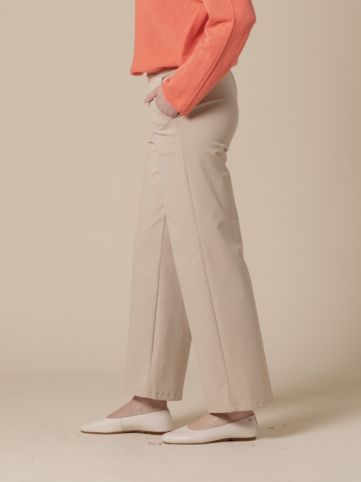 Woman Comfy wide leg silk knit trousers  Beige