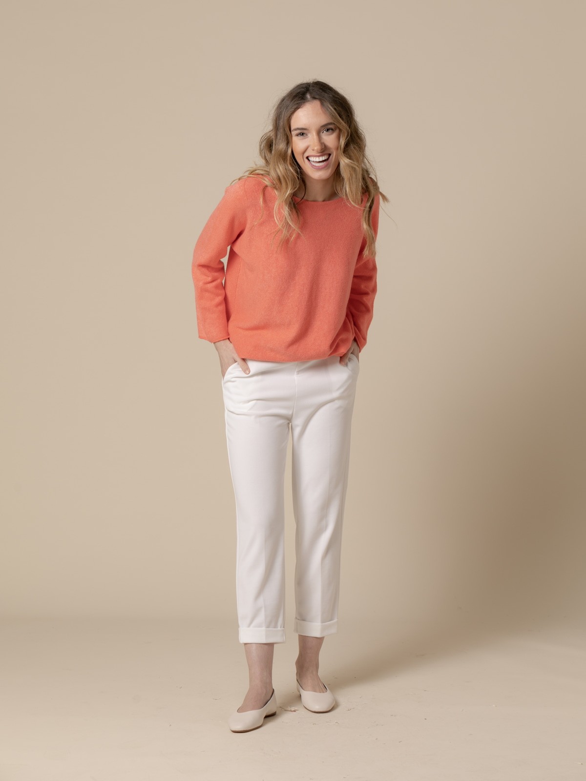 Woman Ankle-length trousers with elastic waistband  Crudo