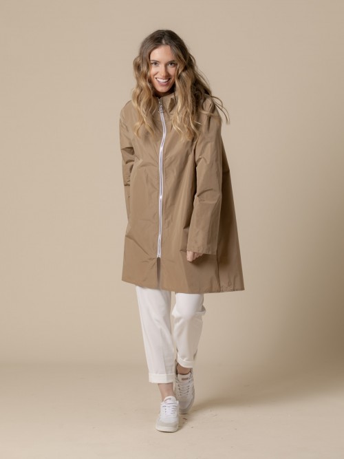 Woman Waterproof windbreaker hood and pockets  Camel