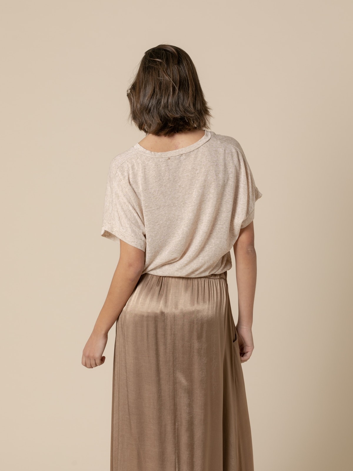 Woman Oversize linen V-neck T-shirt  Beige
