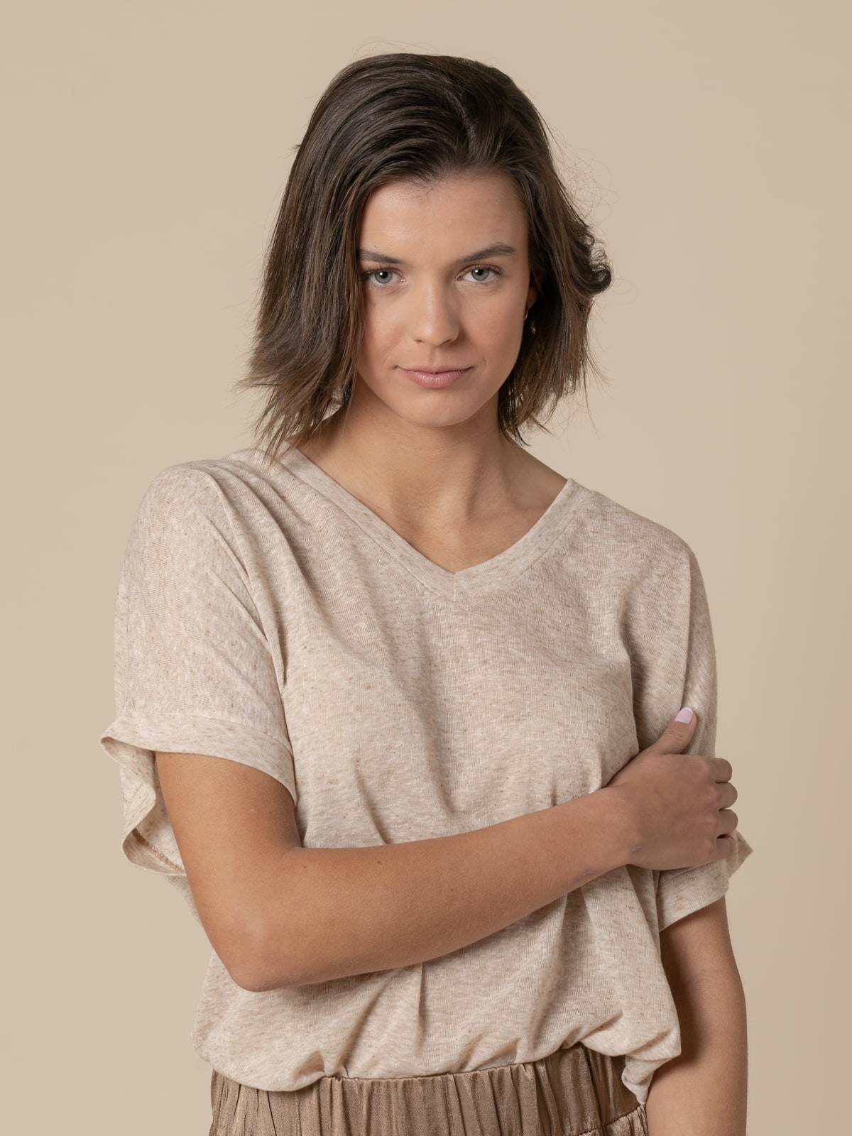 Woman Oversize linen V-neck T-shirt  Beige