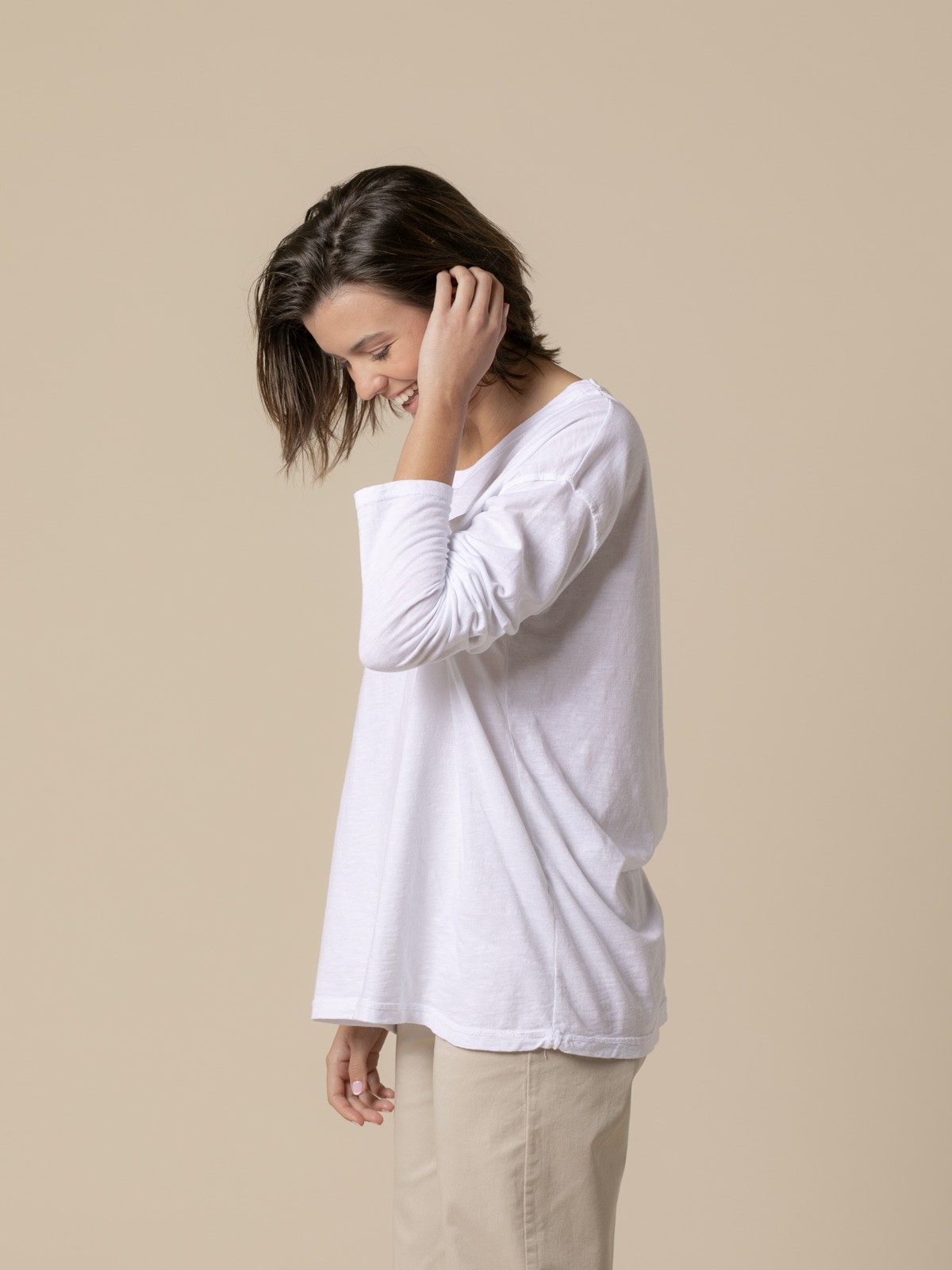 Woman oversized cotton t-shirt with pocket  White