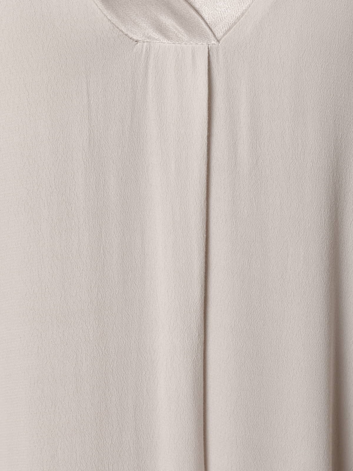 Woman Long flowing V-neck dress  Beige