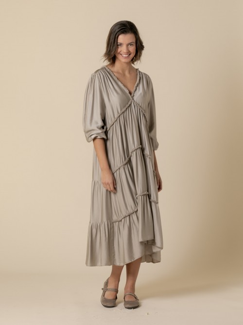 Vestido de seda escote en pico Taupe