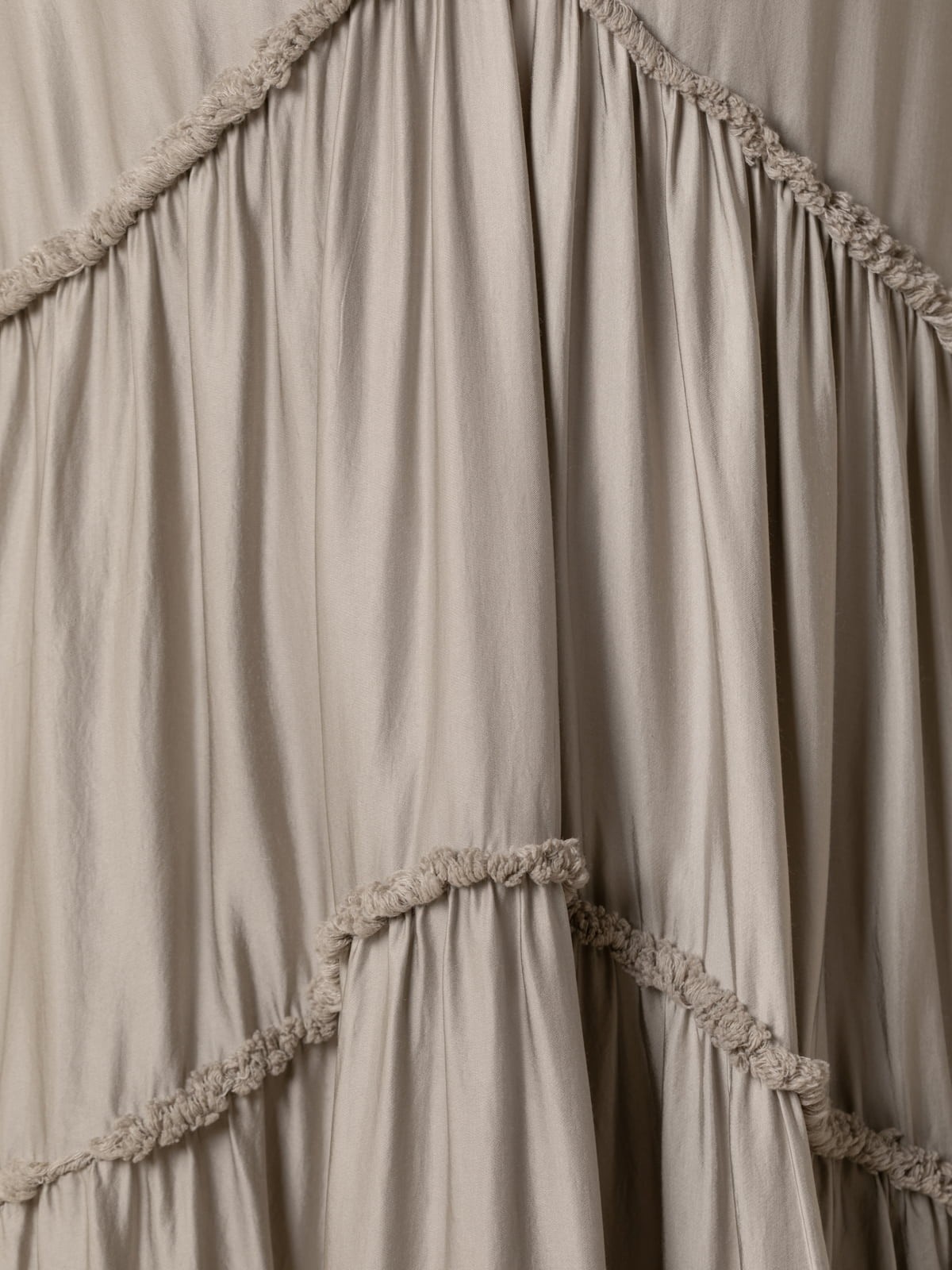 Vestido de seda escote en pico Taupe