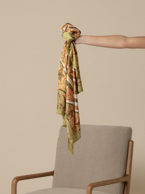 Woman Chain print satin scarf  Olive