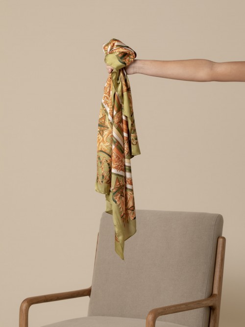 Fular raso estampado cadenas Oliva