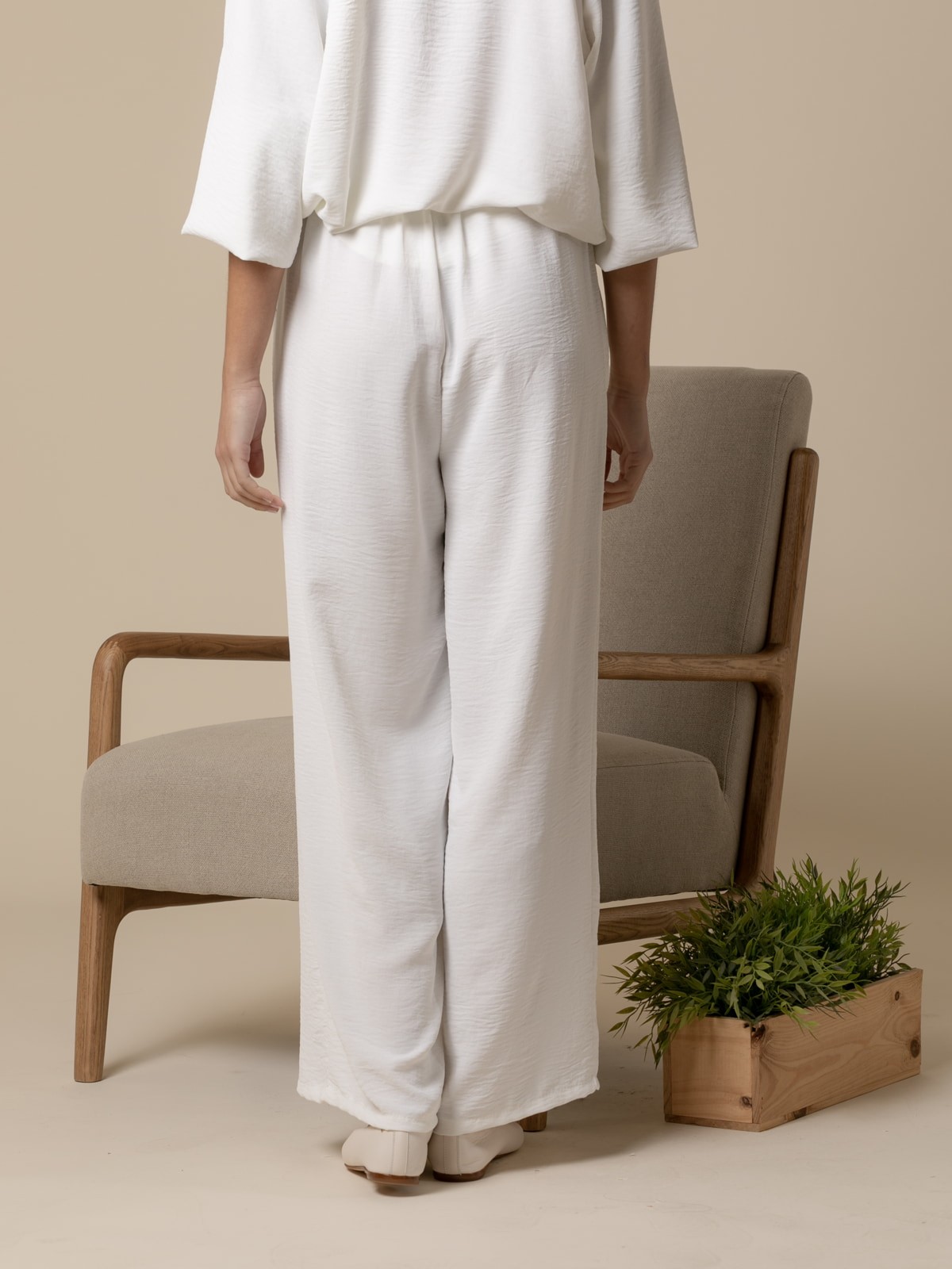 Woman Wide leg flowing trousers  White