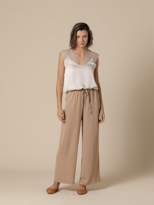 Woman Wide leg flowing trousers  Camel
