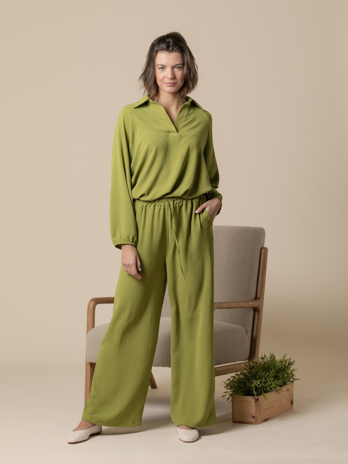 Woman Wide leg flowing trousers  Olive