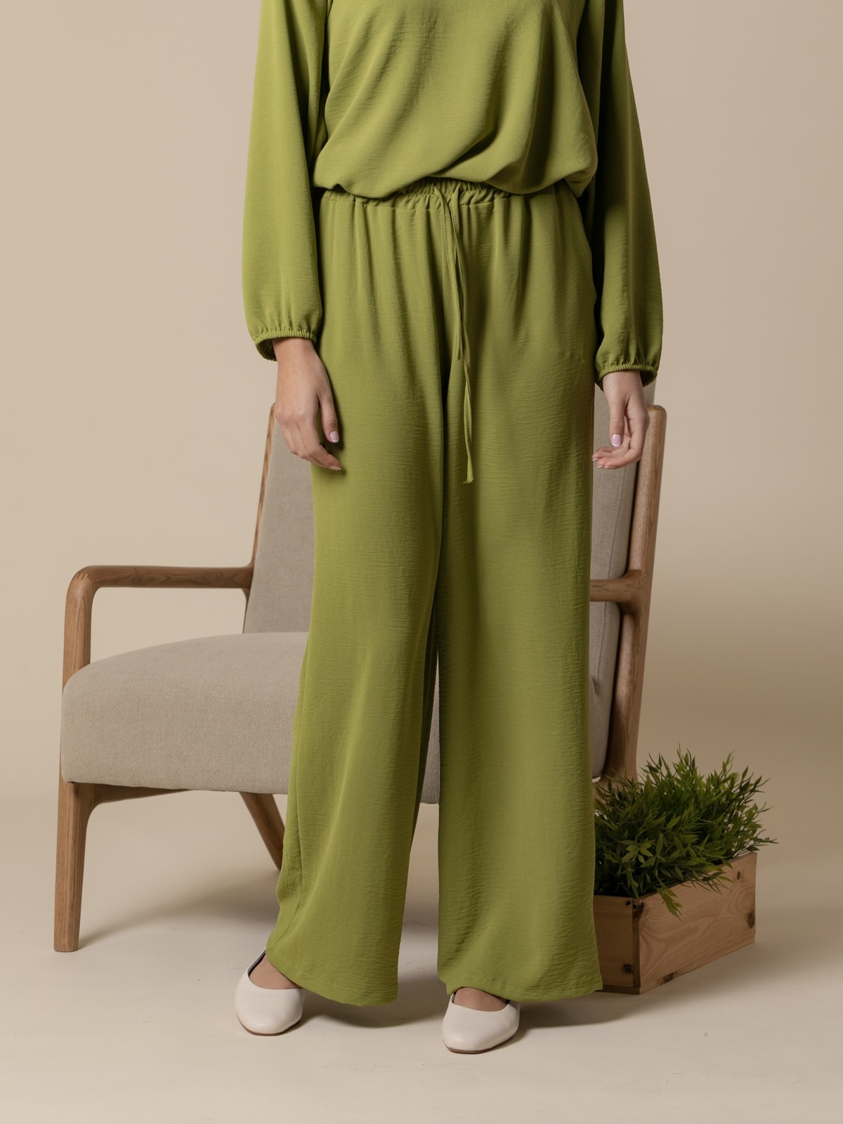 Woman Wide leg flowing trousers  Olive