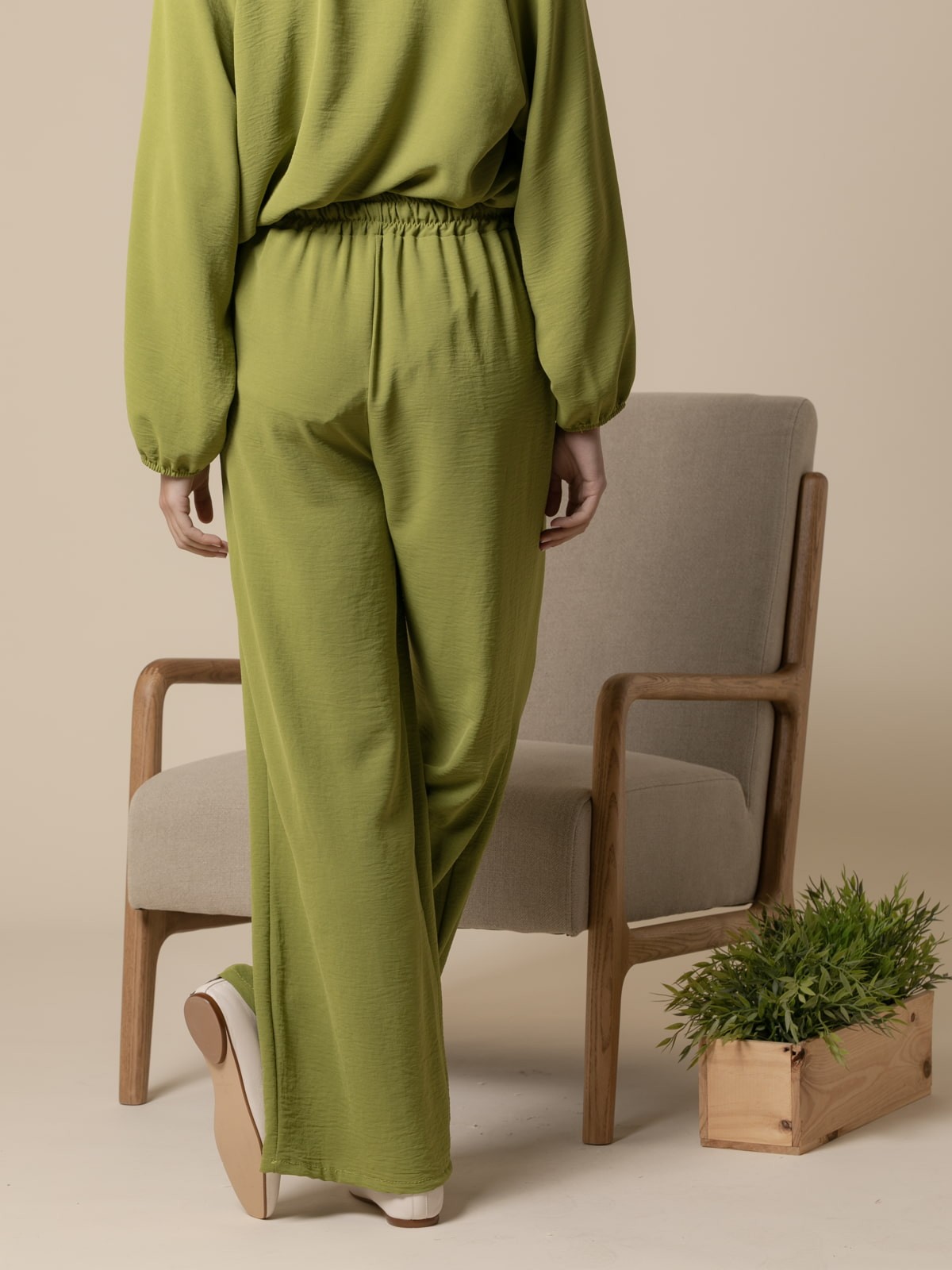 Woman Wide leg flowing trousers  Olive