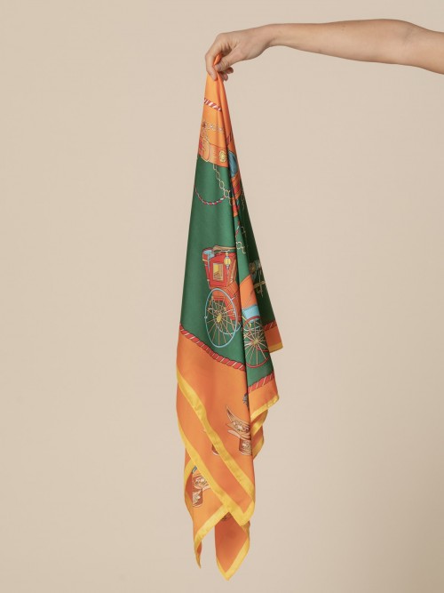 Fular raso estampado 110 x 110 Naranja