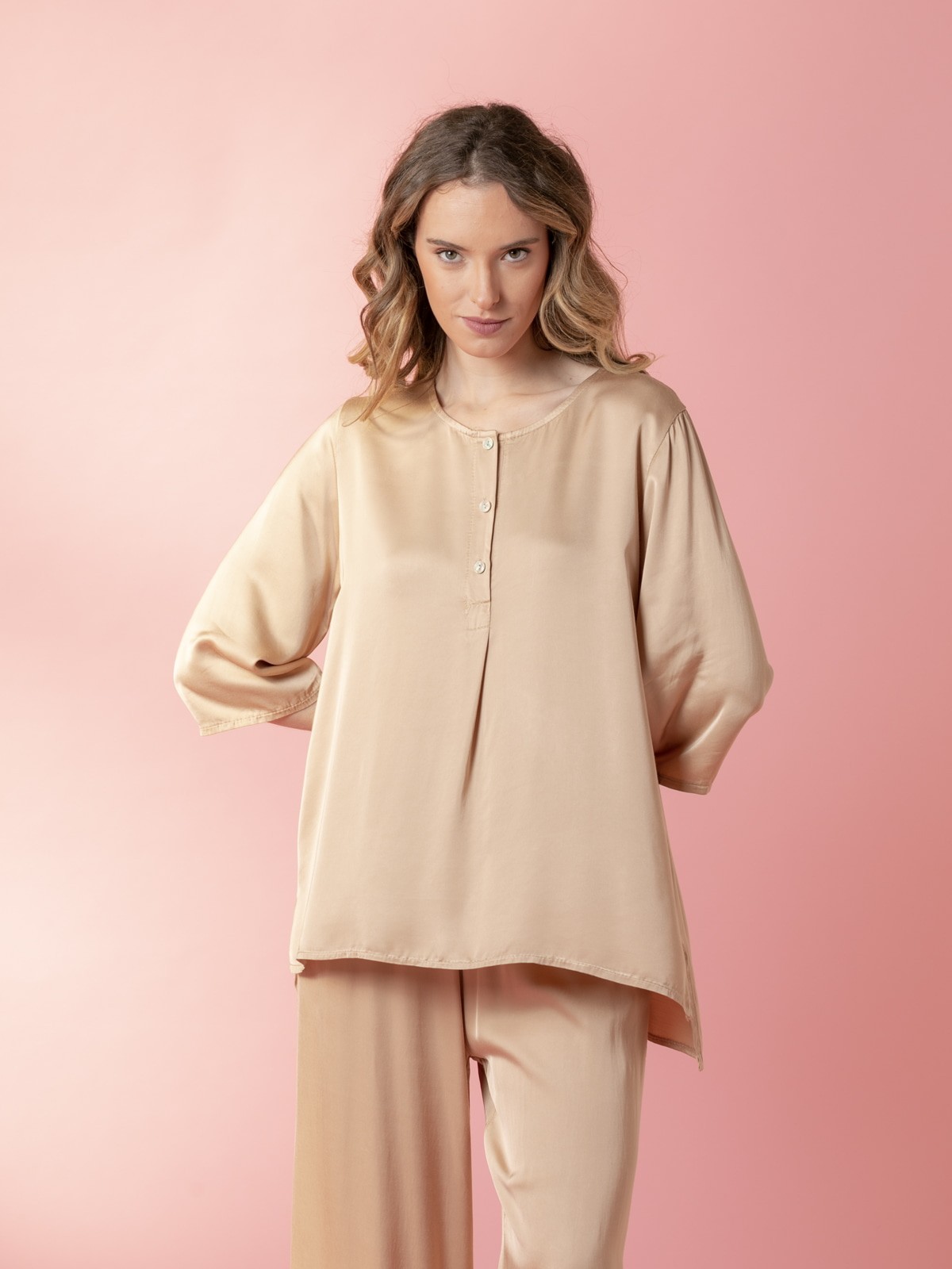 Woman Vegetable satin blouse Camel