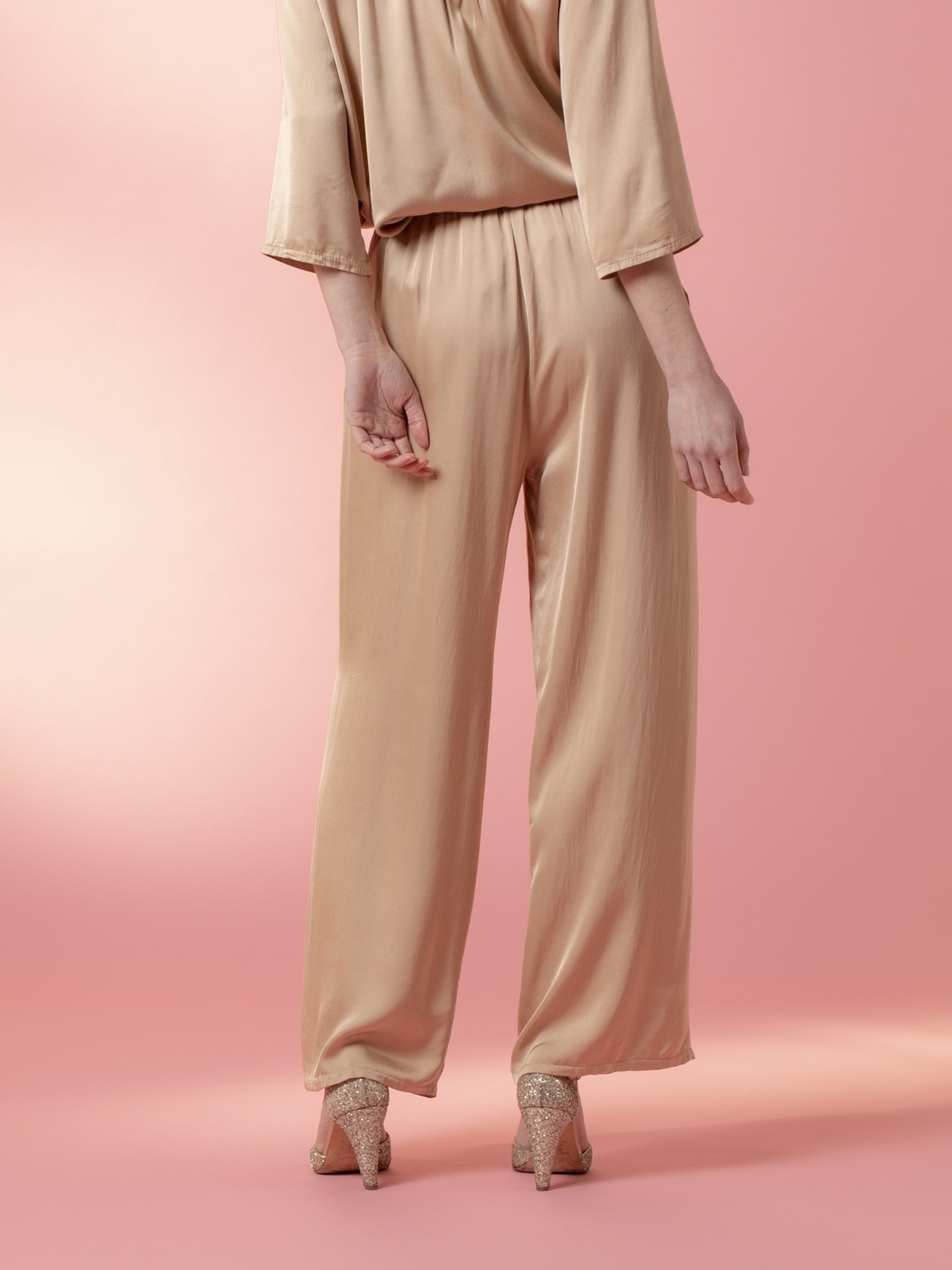 Woman Vegetable satin pants with pockets  Camel