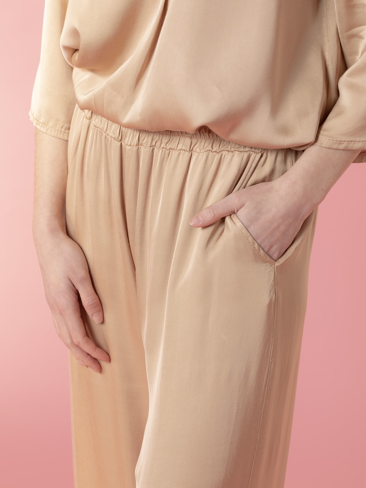 Woman Vegetable satin pants with pockets  Camel