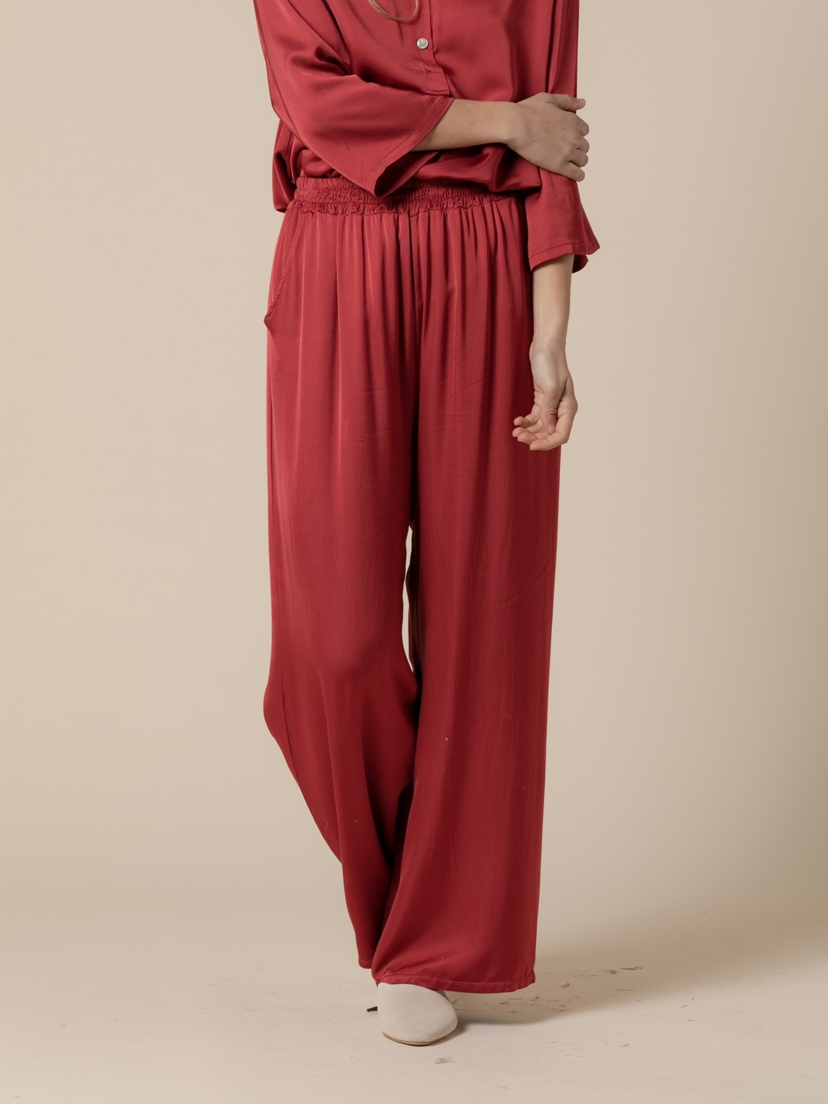 Woman Vegetable satin pants with pockets  Bordeaux