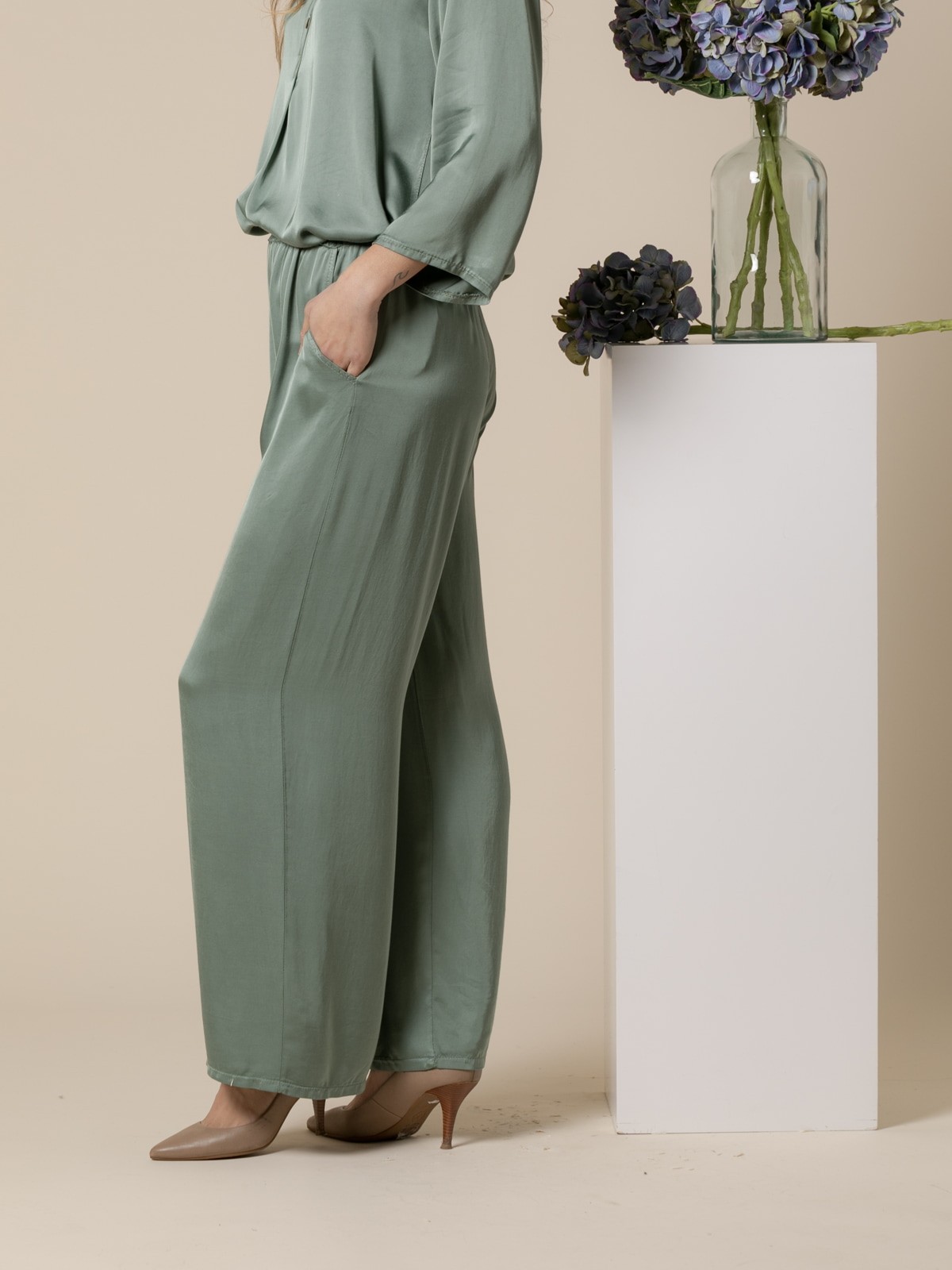 Woman Vegetable satin pants with pockets  Khaki