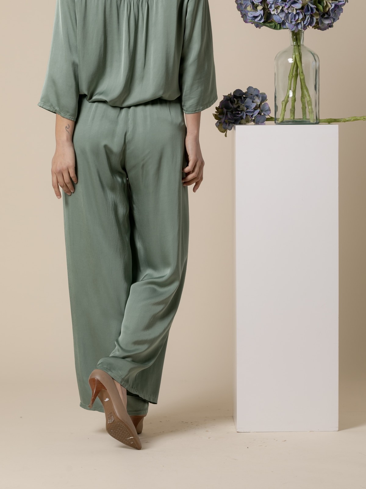 Woman Vegetable satin pants with pockets  Khaki