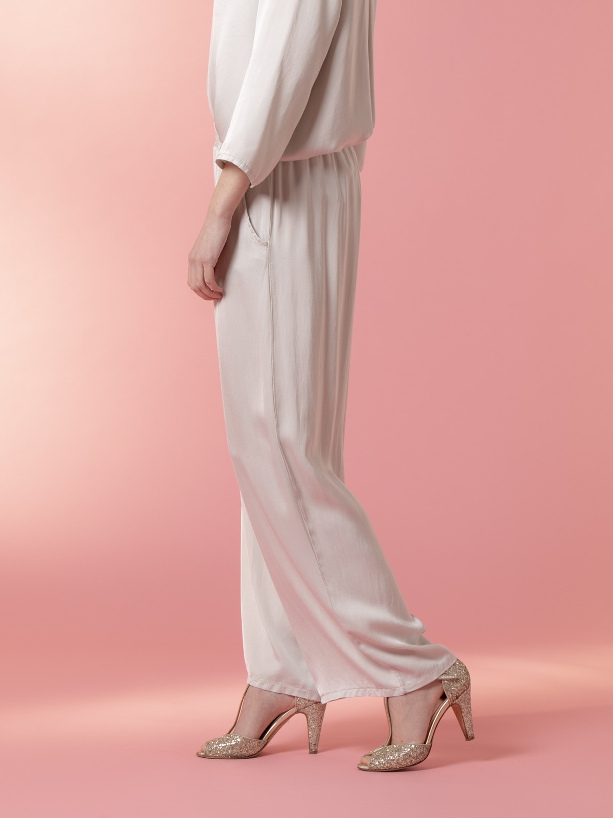 Woman Vegetable satin pants with pockets  Beige