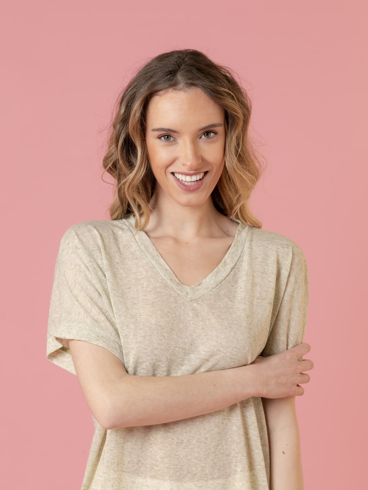 Woman Oversize linen V-neck T-shirt  Olive