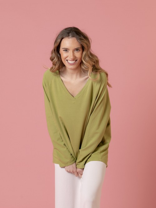 Woman V-neck fine fleece sweater  Olive