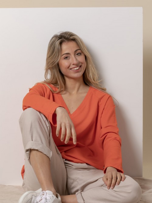 Woman V-neck fine fleece sweater  Orange