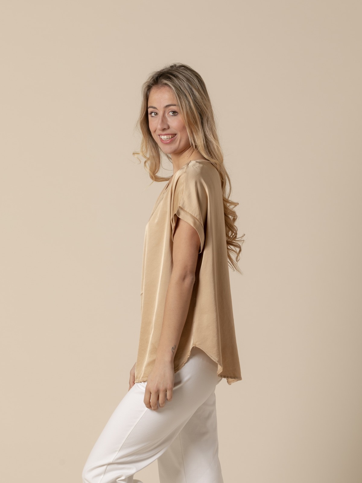Woman Vegetable satin blouse with short sleeves Camel