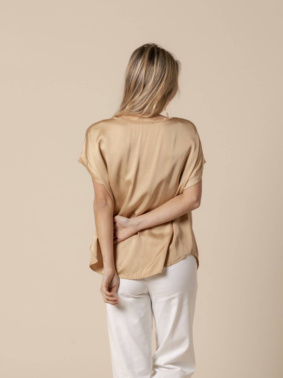Woman Vegetable satin blouse with short sleeves Camel
