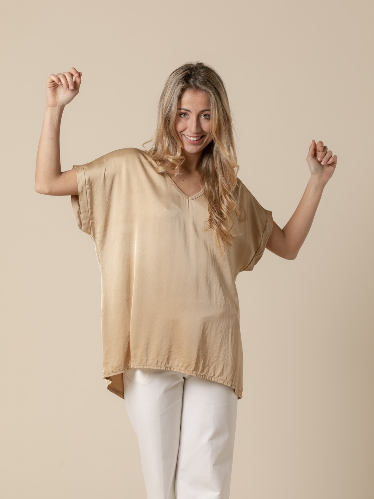 Woman Vegetable satin V-neck blouse Camel