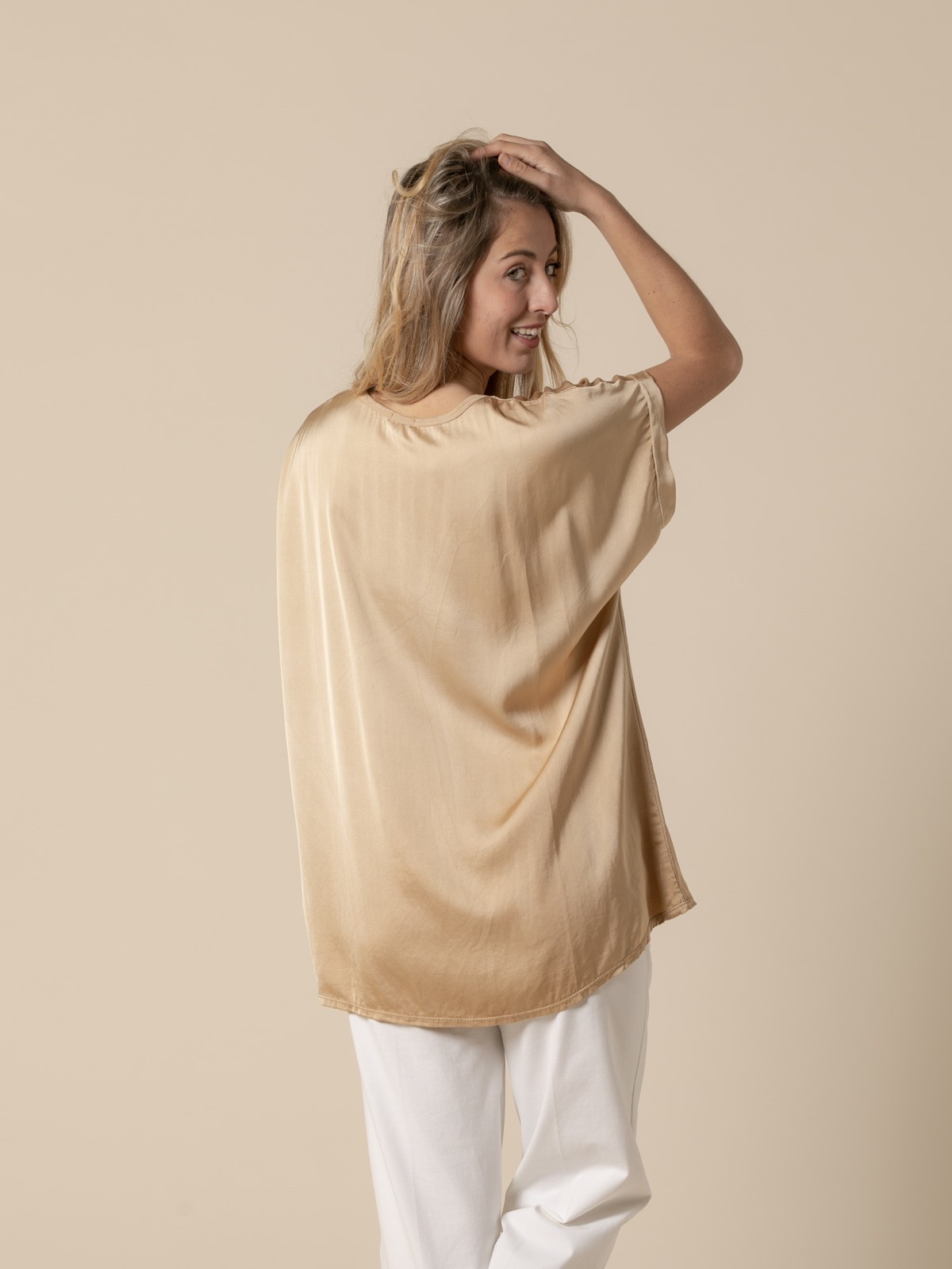 Woman Vegetable satin V-neck blouse Camel