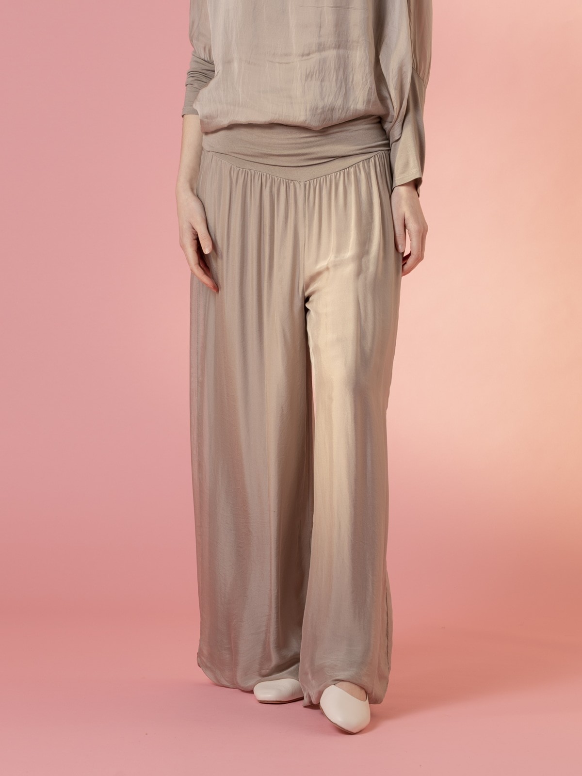 Woman Flowing silk trousers  Taupe