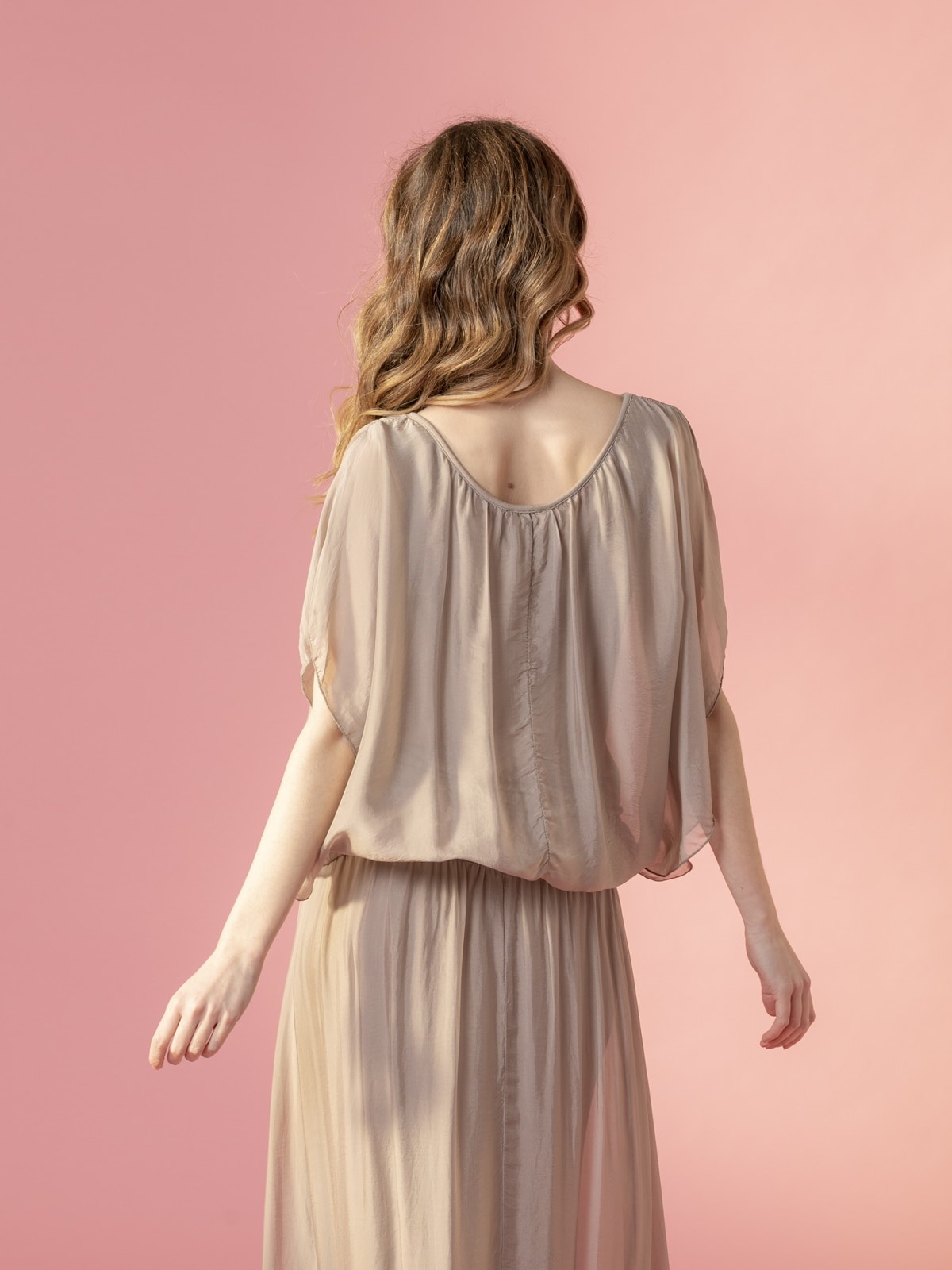 Woman Chic flowing silk blouse Taupe