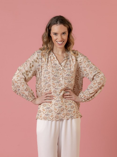 Woman oversized floral print shirt  Beige