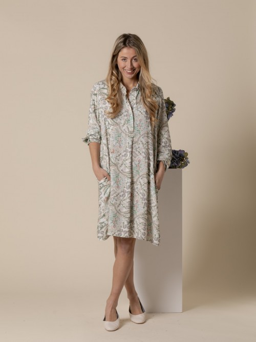 Woman Floral shirt dress buttons up to the waist Beige