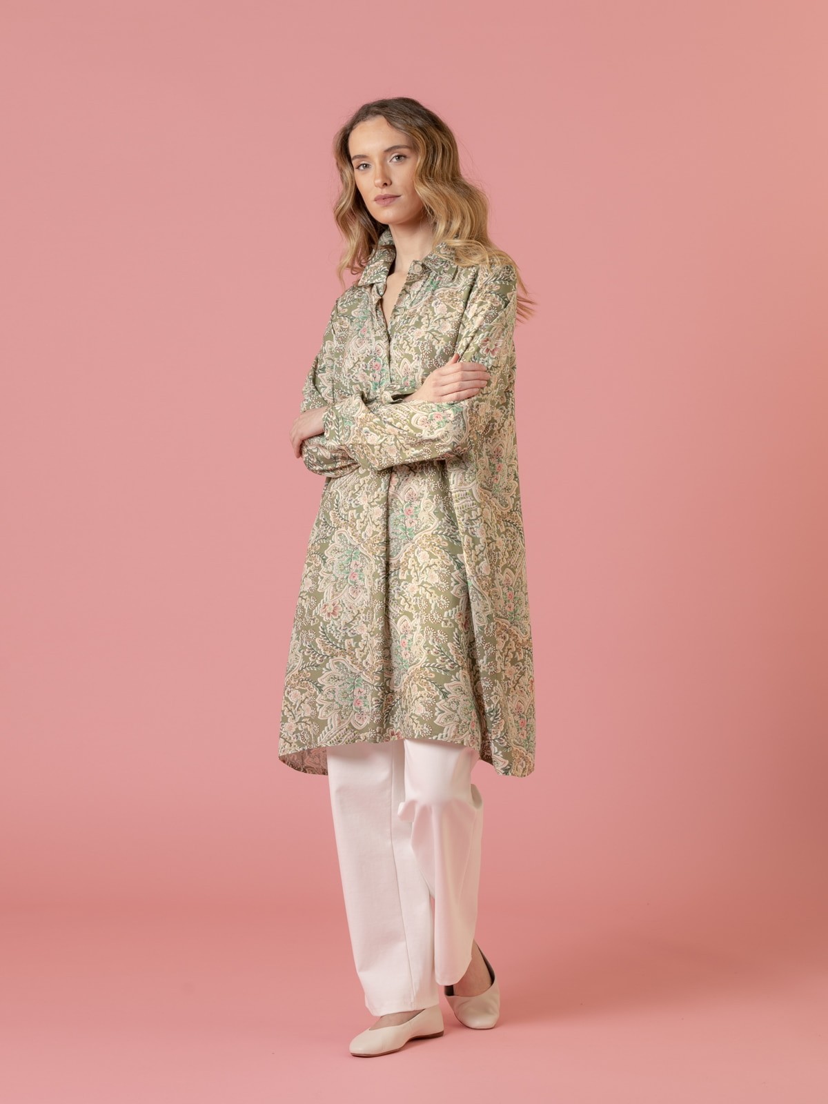 Woman Floral shirt dress buttons up to the waist  Khaki