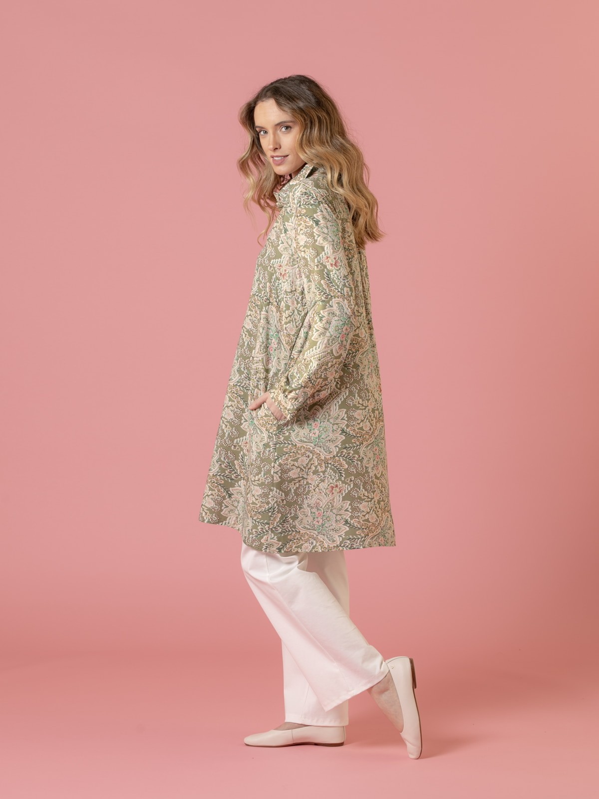Woman Floral shirt dress buttons up to the waist  Khaki