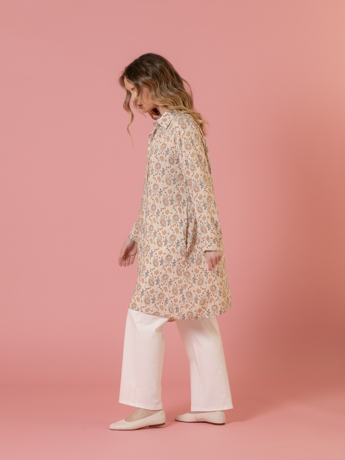 Woman flower print shirt dress  Beige