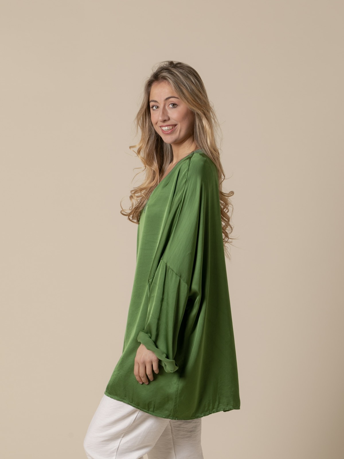 Woman Flowy oversize vegetal satin blouse Olive