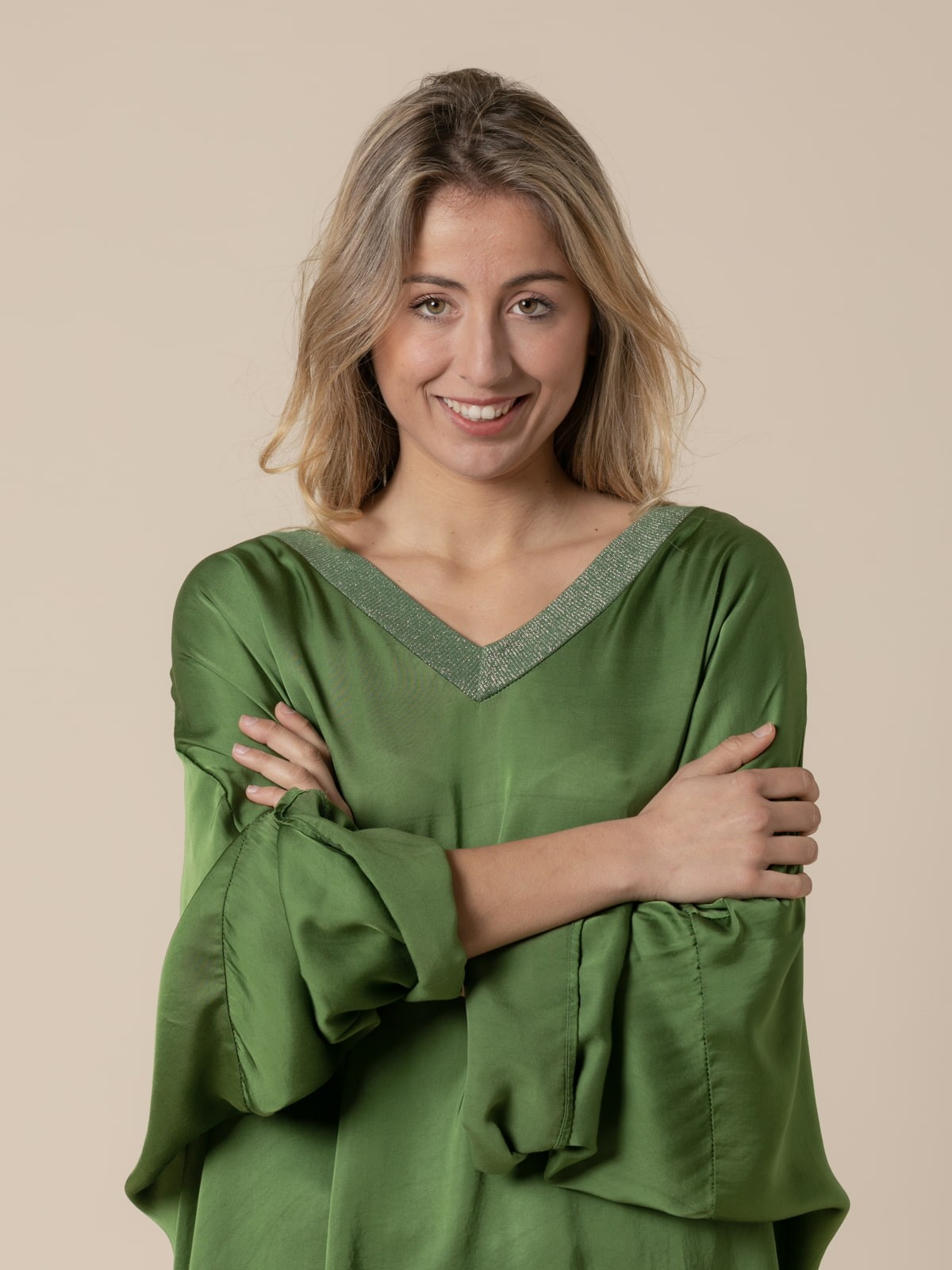 Woman Flowy oversize vegetal satin blouse Olive