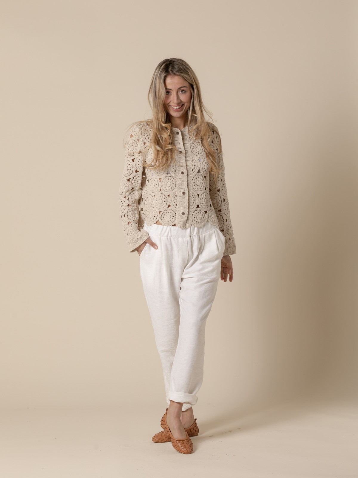 Pantalón fluido con pinzas Crudo