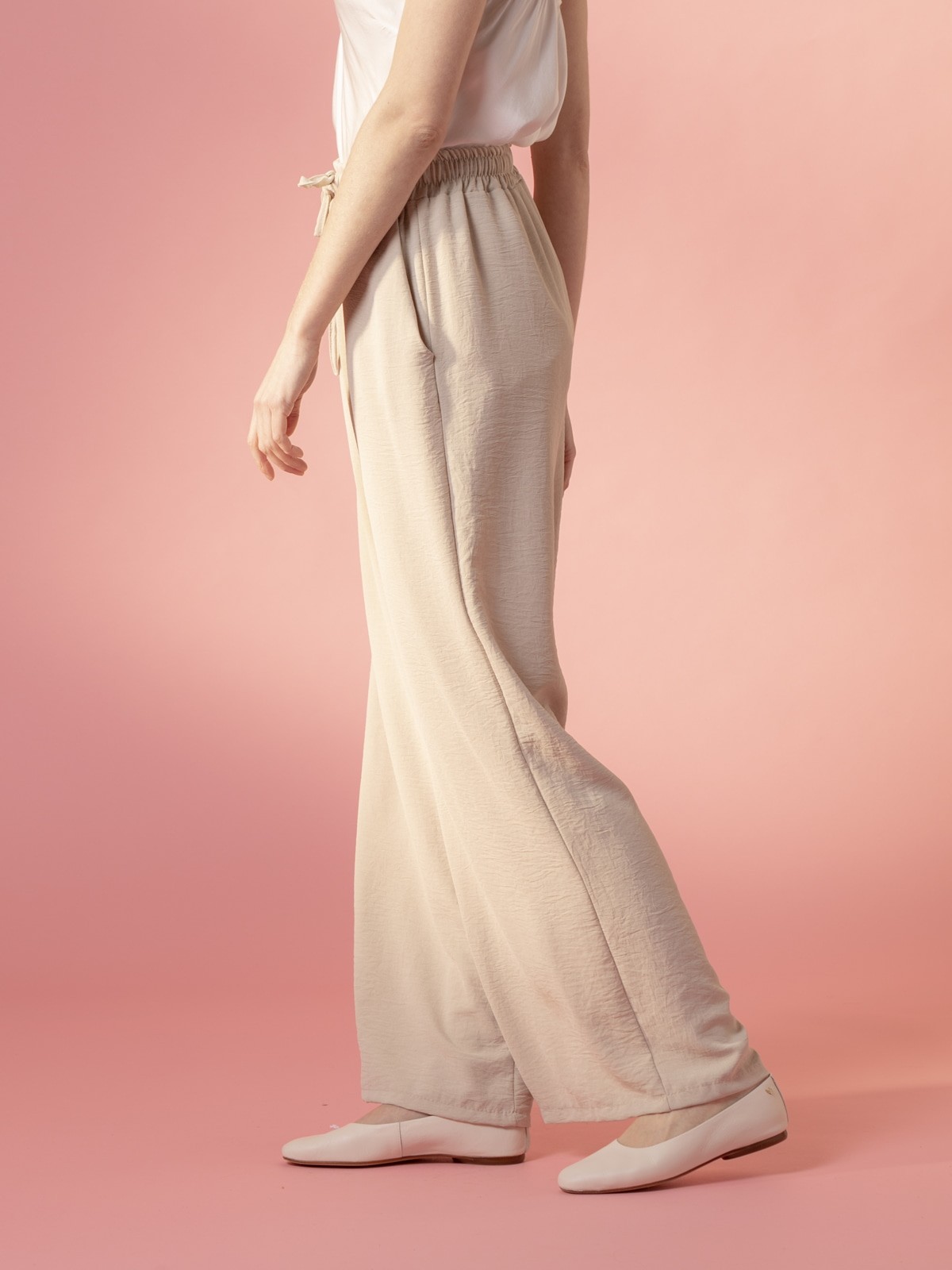 Woman Wide leg flowing trousers  Beige