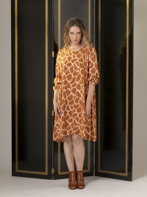 Woman Classic animal print dress Camel