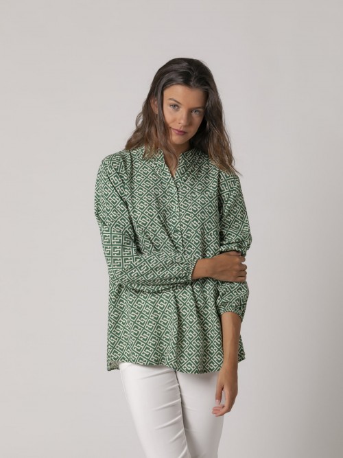 Camisa estampada tipo fendi