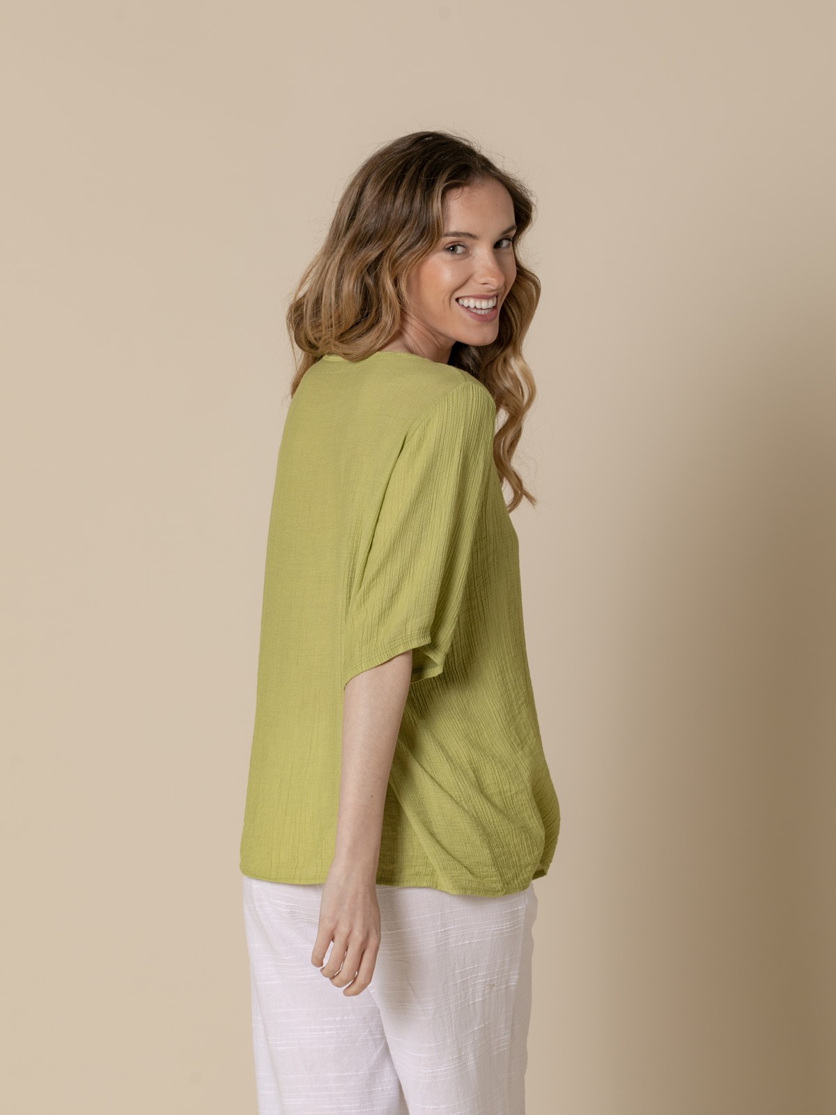 Woman Fluid blouse with 2 buttons Olive