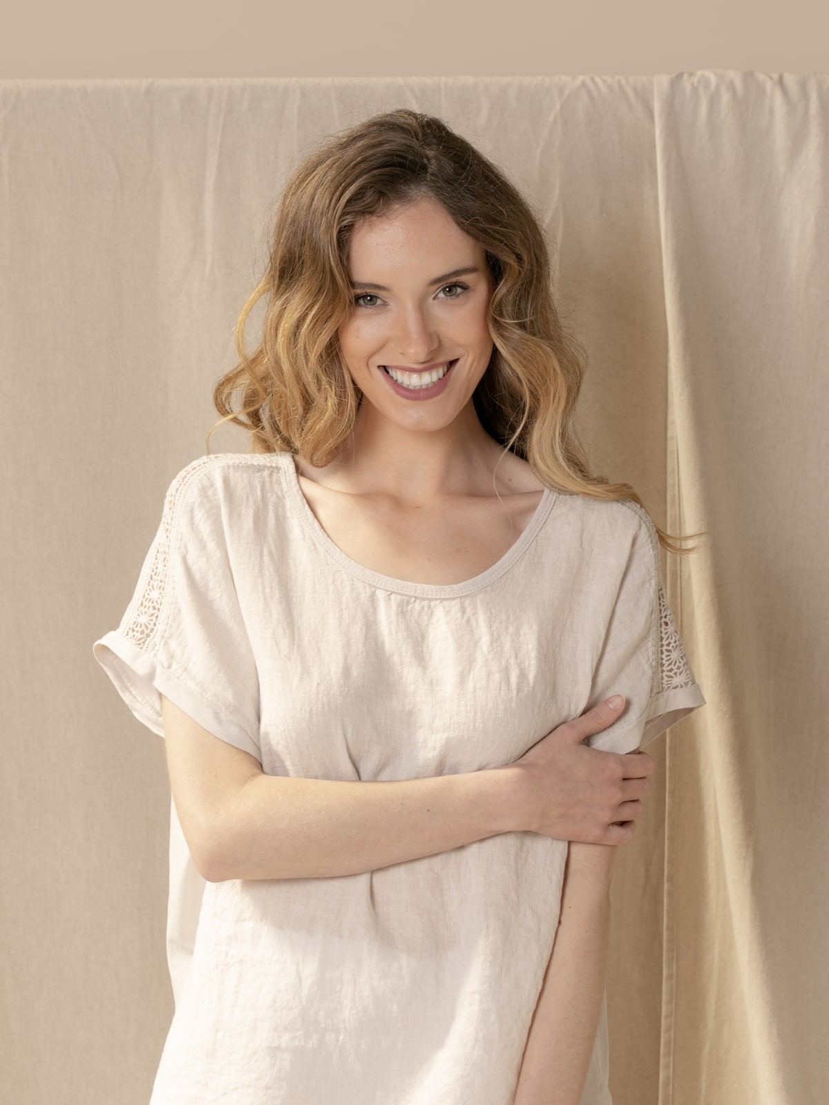 Woman Linen blouse with straps on the shoulder Beige