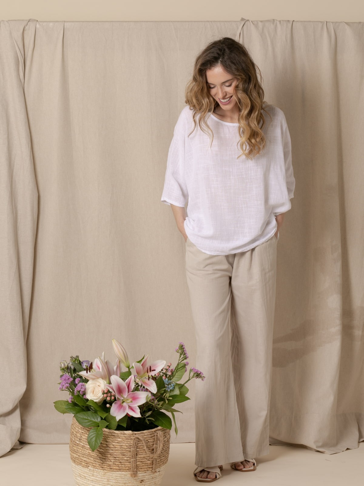 Woman  Comfy cotton elbow sleeve blouse White