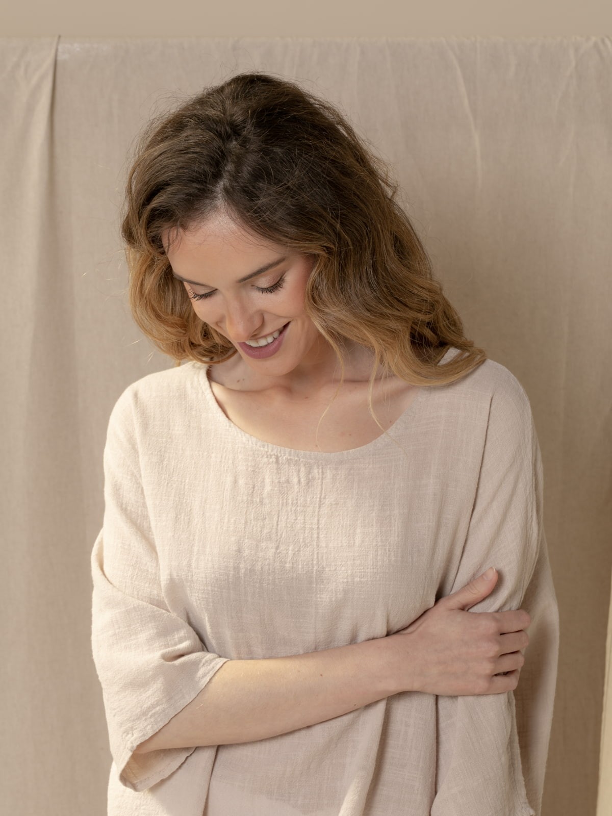 Woman  Comfy cotton elbow sleeve blouse Beige